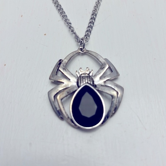 Vintage Black Widow Spider 20 inch Necklace - Picture 2 of 4
